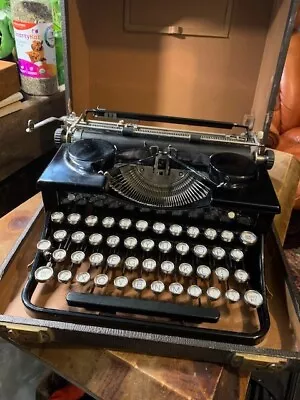 1931 Royal Model P Typewriter With Case Pristine Condition S/N P289492  • $150