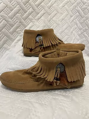 Minnetonka Sz 8 Brown Suede Moccasin Zip Ankle Boot Concho Feathers Rubber Sole • $18