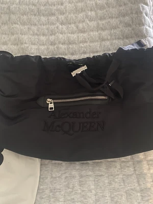 $850 • Buy Alexander McQueen The Large Bundle Handbag