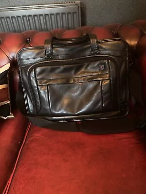 Victorinox Large  Black Leather Weekend / Laptop Bag • £55