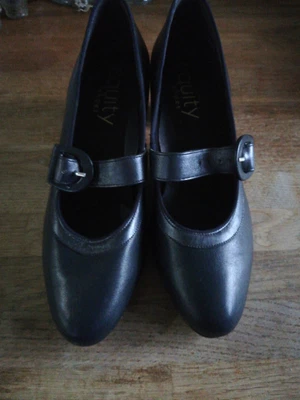 £3 • Buy Equity Black Leather Court Shoes Size 5 UK 38 EU 