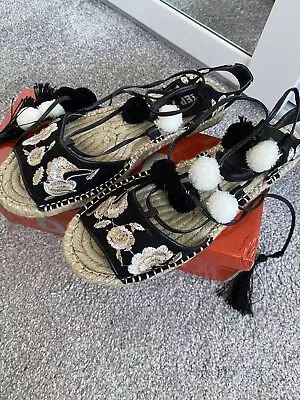 £11.50 • Buy Deep 7 Size 6 Black Gold Embroidered Lace-Up Ankle Tie Pom-Pom Sandals