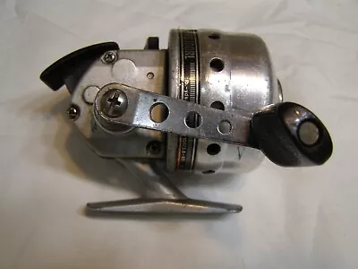 Vintage Daiwa RS 100RL Closed Face Fishing Reel Works Well • $10