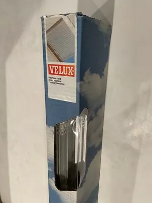 New VELUX Skylight Manual Venetian Blinds Kit PDA 302 VS 26 X 23   • $50