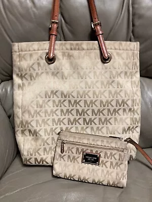 Michael Kors Signature Tote Bag / Purse And Wristlet Set - GUC • $26