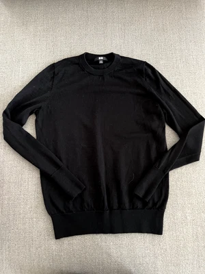 $10.50 • Buy Pre Loved Uniqlo Black Round Neck Top Size M