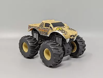 Hot Wheels 2010 Monster Jam Rev Tredz Pouncer Motorized Climbing Truck 1:43 • $8