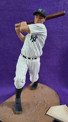 LOU GEHRIG - New York Yankees - MLB Cooperstown Series 8 - LOOSE 2011 • $33.99