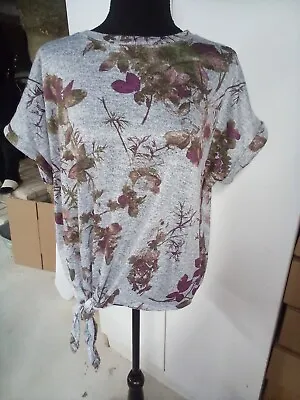 Simple Vera Wang Womans Short Sleeve Floral Top With Side Tie Size L • $7.56
