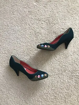 Modcloth Green Embroidered Heels Size 6.5 • $59.99