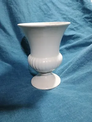 Dartmouth Pottery Vintage White Classical/art Deco Style Urn/vase • £13.86