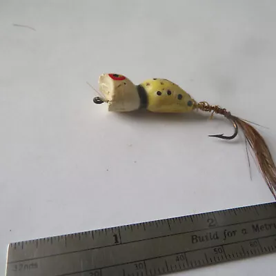 Fly Fishing Lure  Unknown 13/8    Bug Bait White &  Feather Tail • $3.99