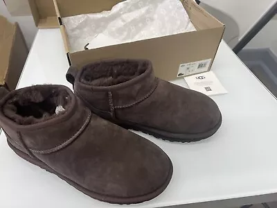 Boots UGG NEW WOMEN • $60