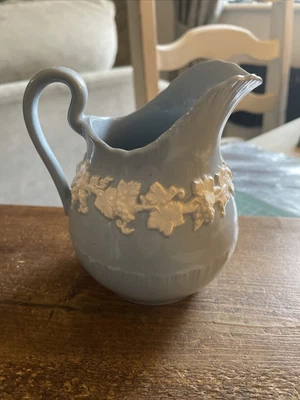 £14.99 • Buy Wedgewood Etruria Barlaston Queensware Embossed Cream/Milk Jug - Original “Rare”