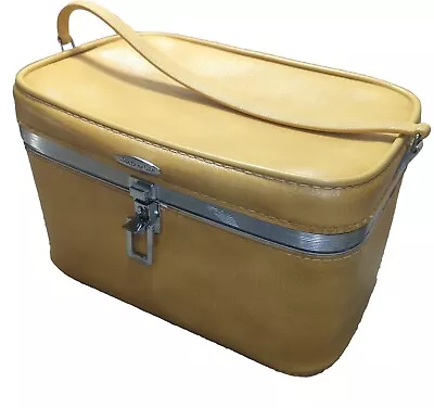 Vintage Sears Featherlite Yellow Train Case Make-Up Luggage Hardshell W.  Key!! • $20