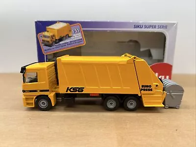 Siku Garbage Truck (Mercedes Benz Actros) • £14.99