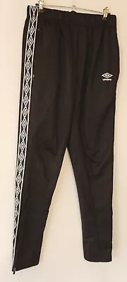 UMBRO Men's Black Jogging Bottoms Small 100% Polyester • £15.99