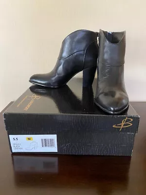 B Makowsky BFQuill Leather Booties Black Size 5.5 M • $43