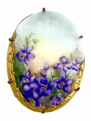 ANTIQUE VICTORIAN Large Brass Hand Painted Purple VIOLETS Oval Porcelain Brooch • $60