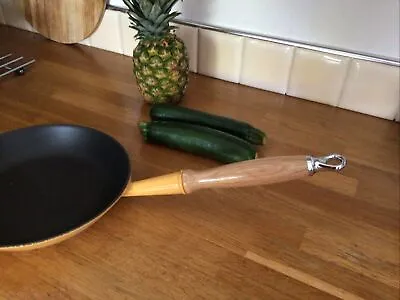Le Creuset Replacement Frying Pan Handle. • £15.99