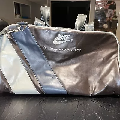 2009 Preowned Vintage Nike Leather Duffel Bag  • $9.99