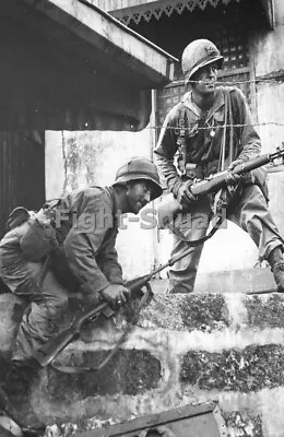 WW2 Picture Photo Filipines Manila 1944 US Marines In Action  3702 • $5.95