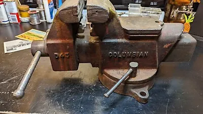 Vintage Heavy Duty Red Cleveland Ohio COLUMBIAN D45 5” Bench Vise With Anvil • $125