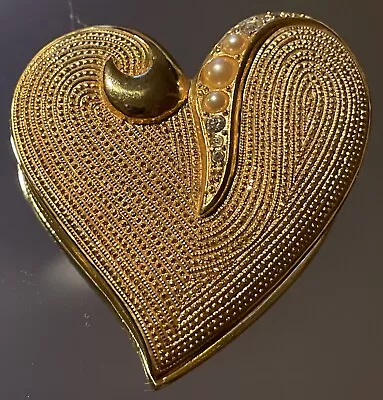 Vintage Signed Venue Textured Rhinestone Gold Tone Heart Brooch • $10