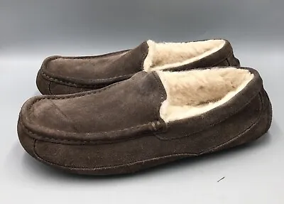 UGG Men’s Ascot Chocolate Moccasin Suede Slippers Size 9 1101110 • $39.99