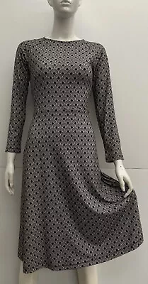 Black White Dress Size 8 - 10 Stretchy Long Sleeve Dress Vintage Art Deco Print • $22