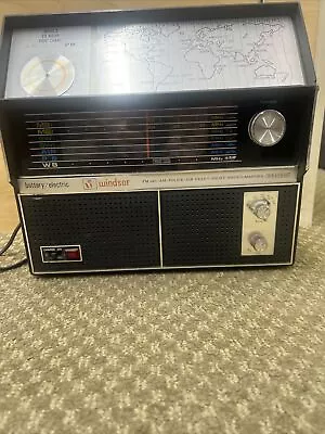 Vintage Windsor Radio Model 2134 FM (AFC) -AM-POLICE-AIR CRAFT-SHORT WAVE 1/2 • $45