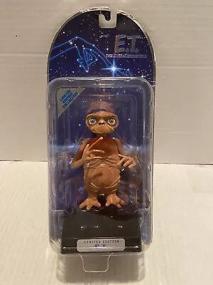 E.T. Limited Edition Figure ET 4” Figure MOC 2001 TRU Universal Amblin 20th Ann • $10.95