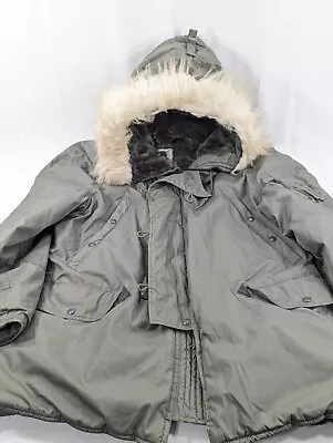 Vtg US Military Army Extreme Cold Weather Parka Quilted Liner Faux Fur  Large • $124.99