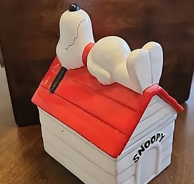 VINTAGE 1966 SNOOPY Ceramic Doghouse Cookie Jar Peanuts Home Kitchen Decor • $64.99