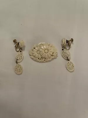 Vintage Pin And Earring Set Cream Color Carved • $19.50