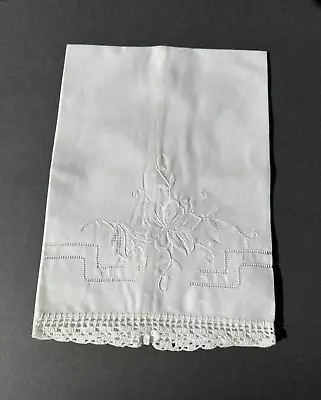 Vintage Fancy Linen Guest Hand Towel Cutwork Embroidery And Hand Crochet Work • $9.99