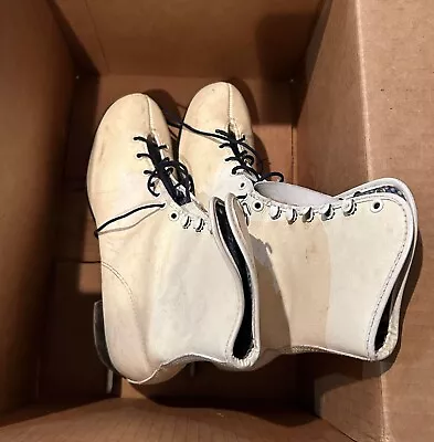 Vintage White Ice Skates Canada Sheffield Steel Blades Ladies Size 9 • $25