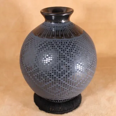 Mata Ortiz Pottery Vase Glossy Matte Black Glaze Ancient Paquime Culture Mexico • $90.30