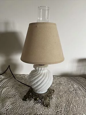 Antique Hedco 3004 Swirled White Milk Glass Hurricane Table Lamp Antique Light • $49.99