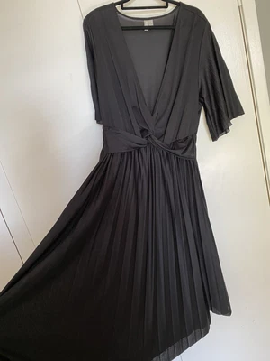$12 • Buy ASOS CURVE Black Dress Size 20
