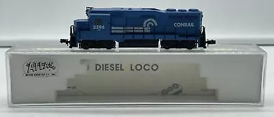 Atlas / Kato N Scale Conrail EMD GP30 4724 Road #2206 • $80