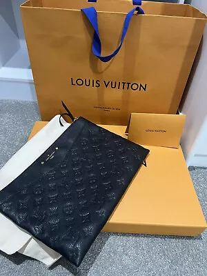 $1200 • Buy Louis Vuitton Pouch Bag
