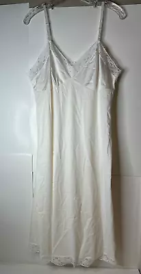 Vintage Vanity Fair Full Slip Dress Womens 40L White No Ride Up Anti Cling NWT • $12.95