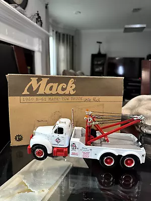 NEW 1st Gear- 1960 B-61  Mack Tow Truck (white Truck) • $60