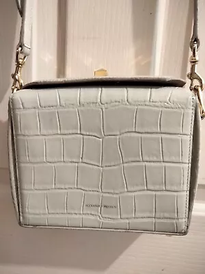 $800 • Buy Alexander Mcqueen Bag Legend Box