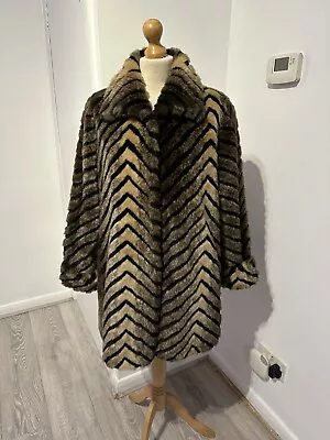 Beautiful Ladies Brown Striped Tiger Print Animal Print Stunning Coat Size Uk 12 • £32.99