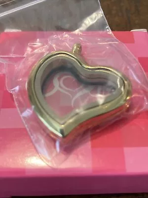 Magnetic Close Heart Shaped Locket For Floating Charms  Gold Tone New In Box • $10