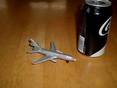 AMERICAN AIRLINER - SB13 DC-10 PASSENGER PLANE DIE CAST METAL TOY 4.25  Length • $25