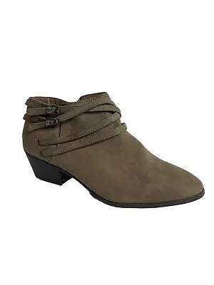 Style & Co. Women's Willow Microfiber Block Heel Ankle Boots Macys Willow Brown • $27.07