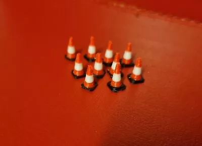 £4.50 • Buy 00 Gauge 10 Traffic Cones  Model Railway Accessories & Scenery